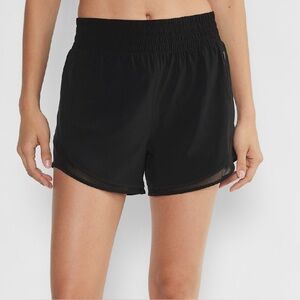 Aritzia Golden MoveTech™ Legacy Hi-Rise 4" Short black